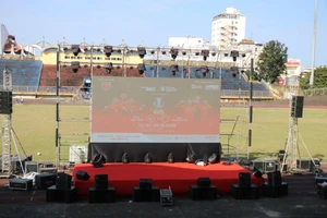 Huế: Lắp màn hình 300 inch tại SVĐ Tự Do xem trận U23 Việt Nam - U23 Trung Quốc