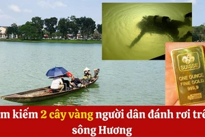 Clip: Tìm kiếm 2 cây vàng người dân đánh rơi trên sông Hương