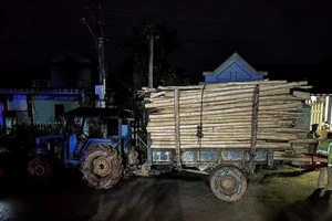 Va chạm với xe máy cày, 2 chị em tử vong trên đường đi học về