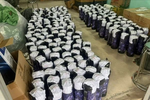 Dùng ứng dụng ẩn danh buôn bán khí cười, cả nhóm bị công an bắt gọn