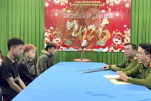 Nhóm thanh thiếu niên thích thể hiện, mang hung khí quay clip câu like và cái kết