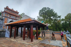 Tháo dỡ công trình trái phép trước lăng mộ Hoàng thái hậu Từ Dụ