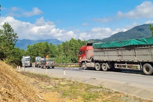 Sở Xây dựng TP Huế nói về thông tin cấm xe rơ moóc trên Quốc lộ 49