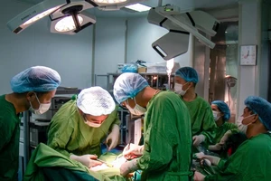 Quảng Trị: Phẫu thuật thành công ca ung thư kép hiếm gặp ở phổi, đại tràng