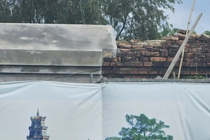 15 m tường Hoàng thành Huế 'lạc lõng' sau tu bổ