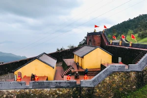 Thu phí tham quan Hải Vân Quan mức 70.000 đồng/lượt