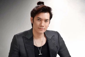 Nhan Phúc Vinh vào vai 'chàng trai vàng trong làng ăn tát' ở phim mới