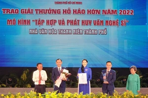 TP.HCM vinh danh Cán bộ Đoàn tiêu biểu và trao giải Hồ Hảo Hớn 2022