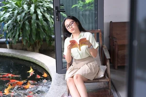 Lần đầu đóng sitcom, Phương Mỹ Chi được Nam Thư tin tưởng trao ngay vai chính