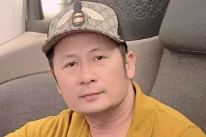 Ca sĩ Bằng Kiều gây bất ngờ khi chia sẻ có con trai thứ 4 