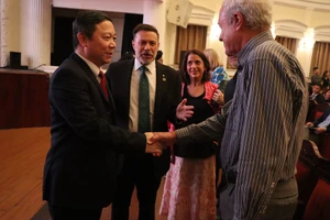 Các nghệ sĩ "cháy" trong đêm nhạc 50 năm thiết lập quan hệ ngoại giao Việt - Úc