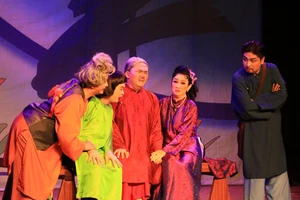 Đại Nghĩa cùng vở 'Thuốc đắng giã tật' vẫn 'hot'