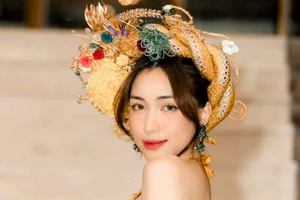 Hòa Minzy cầu xin khán giả ngừng đăng tải video về sự cố trang phục 