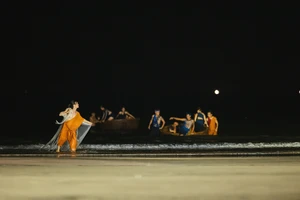 100 nghệ sĩ biểu diễn dưới ánh trăng tại Côn Đảo trong dự án 'Sự sống'