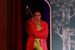 Đại Nghĩa biến hoá đầy màu sắc trong vở 'Sắc màu'