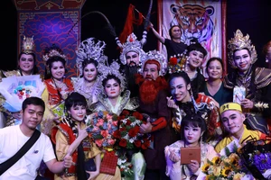 Mộc Quế Anh dâng cây: Trinh Trinh, Tú Sương cùng đóng vai Mộc Quế Anh, khán giả nức lòng