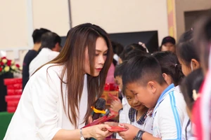 Mỹ Tâm dùng lợi nhuận 'Người giữ thời gian' làm từ thiện; Top 18 Miss Universe Vietnam 2023 lộ diện 