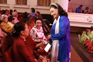 Sở VH&TT cùng Hội sân khấu TP.HCM khen thưởng, hỗ trợ nghệ sĩ dịp giỗ Tổ sân khấu