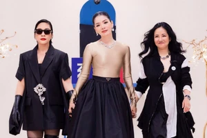 Hồng Nhung khẳng định còn độc thân tại 'Chị đẹp đạp gió rẽ sóng' 2023