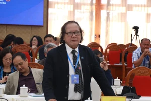 Nhà sản xuất phim 'cướp trắng' kịch bản , sinh viên kêu ai?