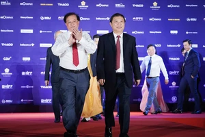 Phó Chủ tịch Dương Anh Đức cùng nhiều nghệ sĩ tham dự Liên hoan phim quốc tế TP.HCM 