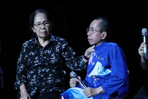 Đức, người em trong cặp song sinh Việt - Đức cùng khán giả nghẹn ngào với bộ phim tặng anh hai