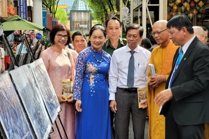 Hơn 100 bức ảnh 'Điện Biên Phủ xưa và nay' tại đường sách TP.HCM