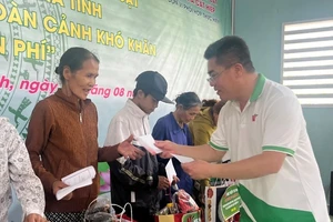 Học viện Tư pháp tặng tủ sách pháp luật, quà cho người nghèo tại Bình Định