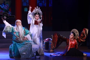 NSND Quế Trân: 'NSND Thanh Tòng gian nan để giữ được cải lương tuồng cổ'