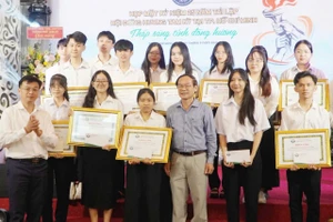 Hội đồng hương Tam Kỳ trao 70 suất học bổng cho sinh viên tại TP.HCM 