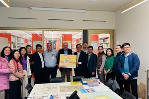 Hơn 200 đầu sách Việt Nam được trao tặng cho thư viện Đại học Goethe Frankfurt 