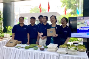 Ngày hội sống xanh 2024: Ấn tượng dự án nghiên cứu chén dĩa từ lá cây 