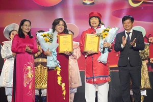 Giải Mai Vàng 2024: NSND Lệ Thủy, Minh Vương được vinh danh, 2 show 'anh trai' cùng thắng