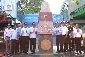 Khánh thành Cột mốc chủ quyền đảo Trường Sa tại đường sách TP Thủ Đức