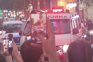 Dùng xe cứu thương chở diễn viên đến ra mắt phim 'Âm dương lộ', ê-kíp phim bị phản ứng