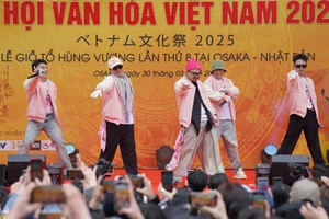Tiến Luật, Duy Khánh cùng các anh tài khuấy động Lễ hội văn hóa Việt Nam tại Nhật 