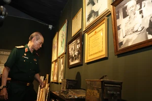 Trung tướng Nguyễn Châu Thanh: 'Thấy cha ông, thấy mình trong tranh Huỳnh Phương Đông'