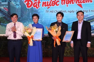 Trao giải cuộc vận động sáng tác ca khúc chủ đề 'Đất nước trọn niềm vui'