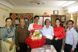 TP.HCM: Thăm hỏi và tri ân 3 văn nghệ sĩ