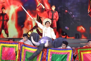 Gala Chuông vàng vọng cổ: NSND Thanh Ngân chinh phục khán giả với trích đoạn 'Tiếng trống Mê Linh'