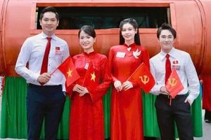 Nghệ sĩ TP.HCM tham gia diễu hành tại lễ kỷ niệm Quốc khánh 2-9: 'Chúng tôi tự hào là người Việt Nam'
