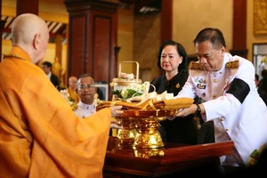 Trang trọng lễ dâng y Kathina Hoàng gia Thái Lan tại Việt Nam Quốc Tự