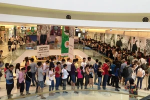 Hàng hiệu giảm giá đến 50% tại Crescent Mall