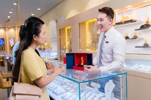 Nên mua hay bán vàng trong Ngày Thần tài?