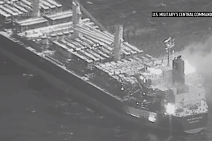 Có thuỷ thủ người Việt thiệt mạng trên tàu hàng bị Houthis tập kích