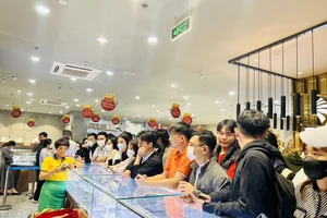 Vì sao sau đấu thầu, giá vàng SJC vẫn cao phi lý?