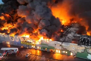 Đại sứ quán Việt Nam tại Ba Lan thông tin về vụ cháy tại Trung tâm thương mại lớn ở Vacsava