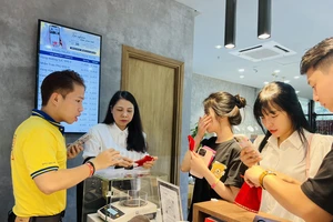 Điều gì xảy ra sau gần 1 tháng bán vàng theo hình thức mới?