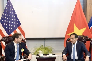 Phó Thủ tướng, Bộ trưởng Ngoại giao Bùi Thanh Sơn gặp Phó Cố vấn An ninh Quốc gia Hoa Kỳ 