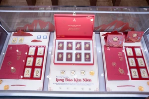 Vàng thế giới giảm sâu, không nên vội bán